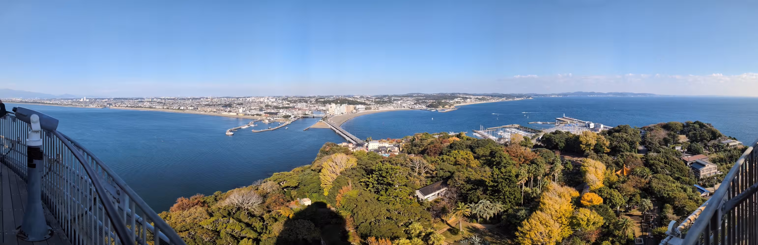 The northward towards Tokyo at daylight under a clear blue sky.